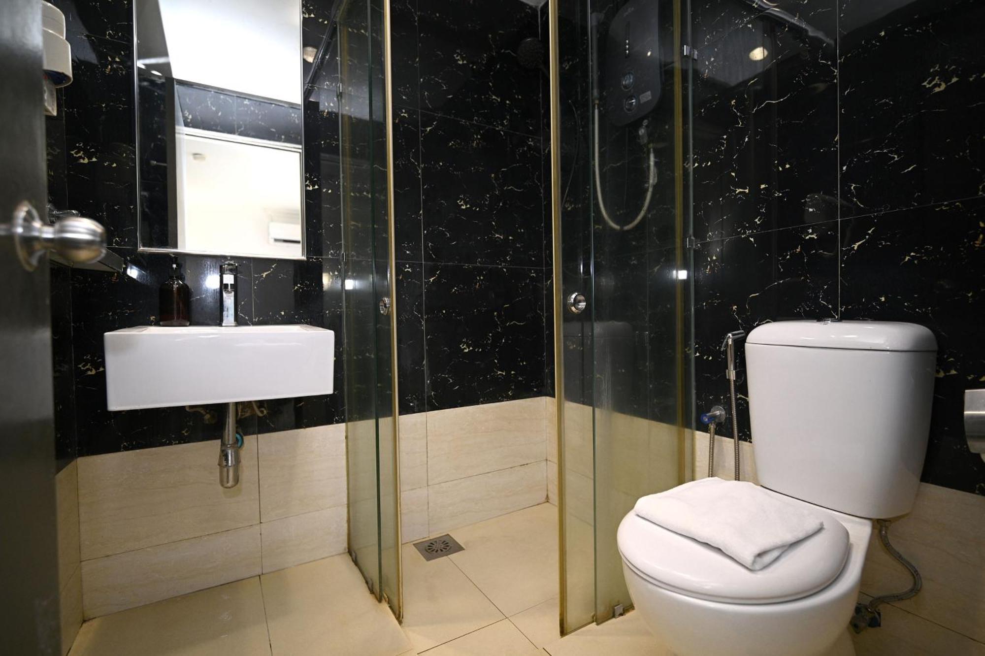 Kingston Hotel 6 - Changkat, Bukit Bintang Куала Лумпур Екстериор снимка