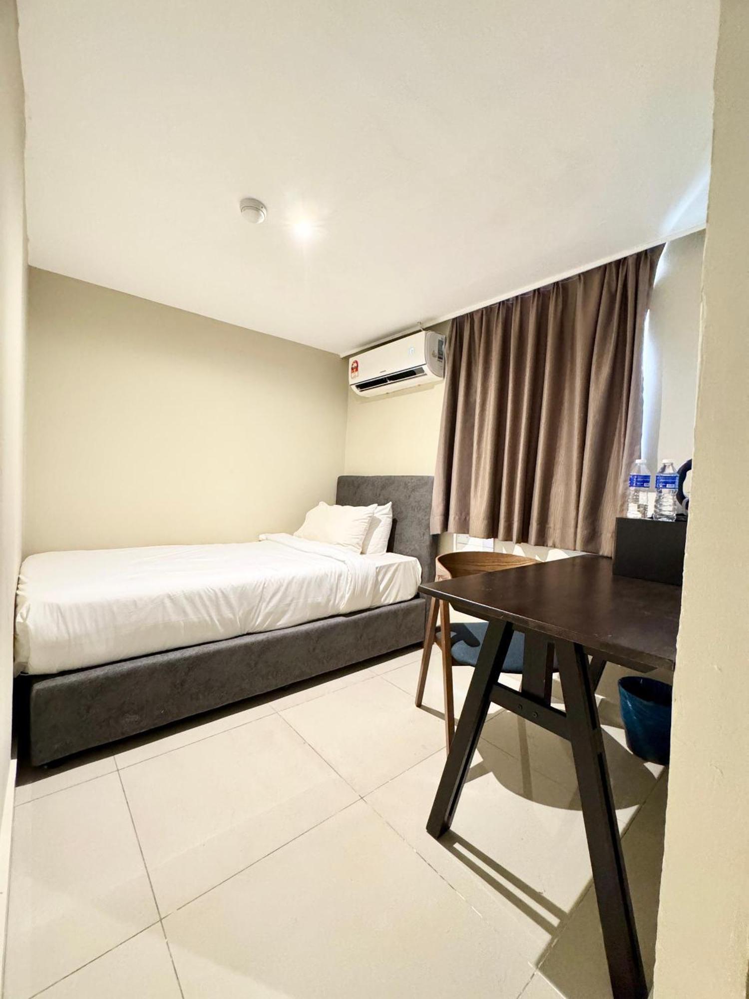 Kingston Hotel 6 - Changkat, Bukit Bintang Куала Лумпур Екстериор снимка
