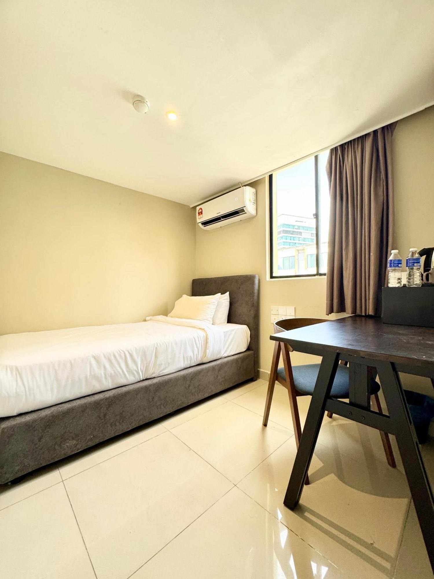 Kingston Hotel 6 - Changkat, Bukit Bintang Куала Лумпур Екстериор снимка